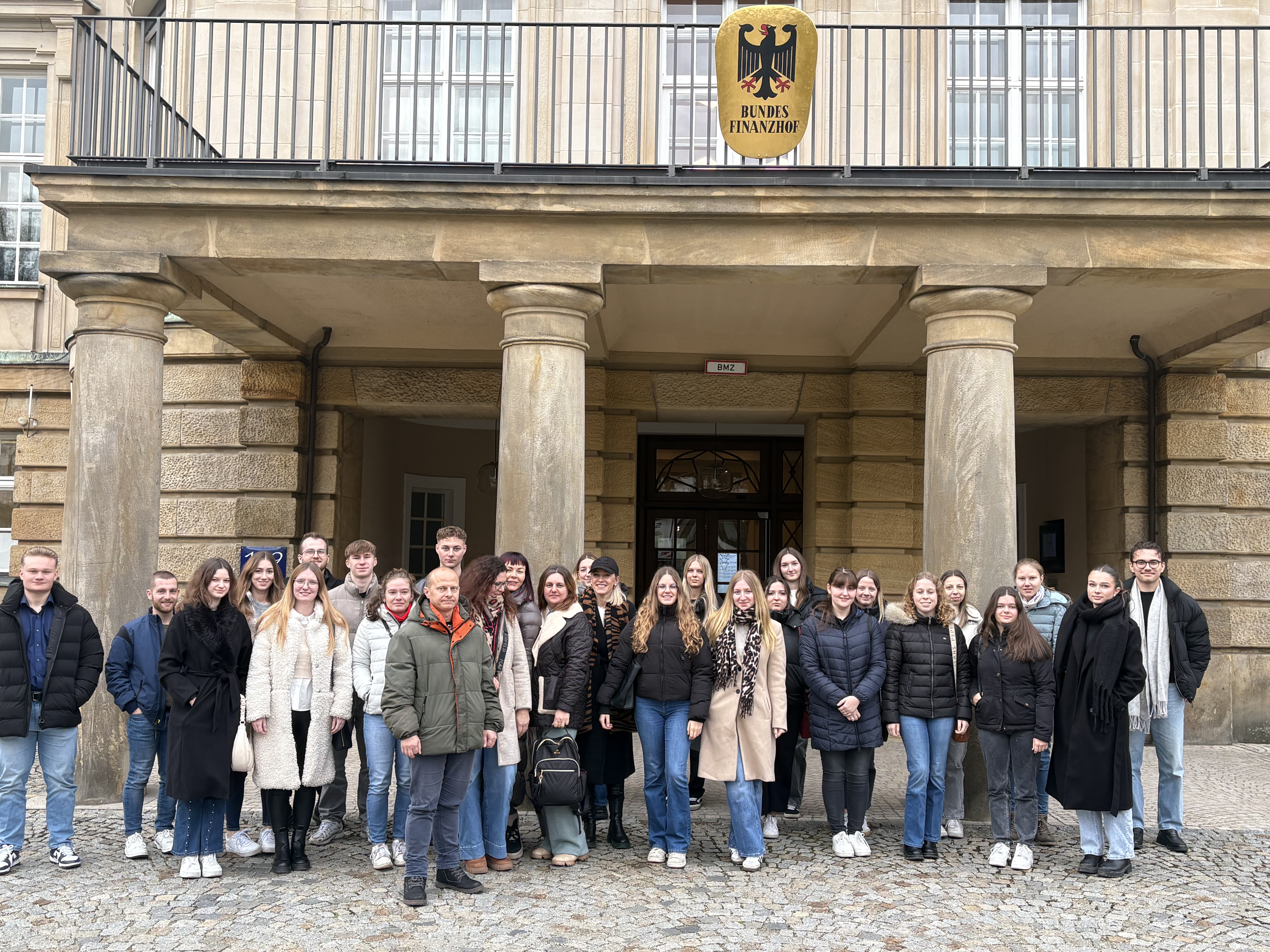 Besuch der Klasse ST12A beim Bundesfinanzhof in München