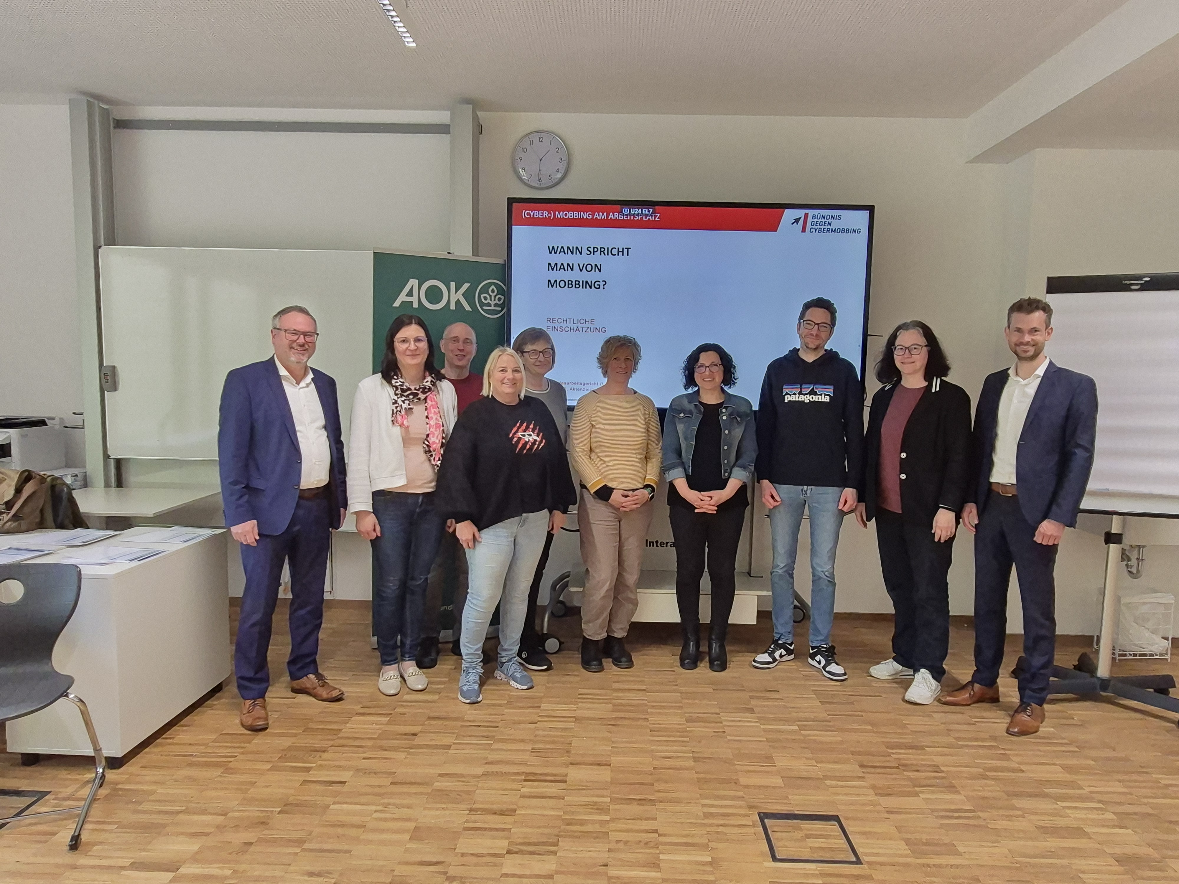 Im Rahmen des Workshops setzten die Teilnehmerinnen und Teilnehmer gemeinsam ein Zeichen gegen Cybermobbing und für einen respektvollen Umgang im digitalen Raum.